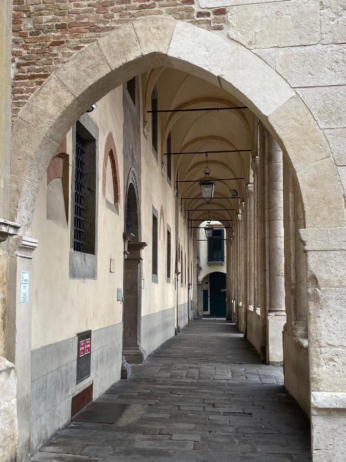 Апартаменты Catoo Dimora Di Design Park In Palazzo Nobiliare Al Duomo Падуя Экстерьер фото