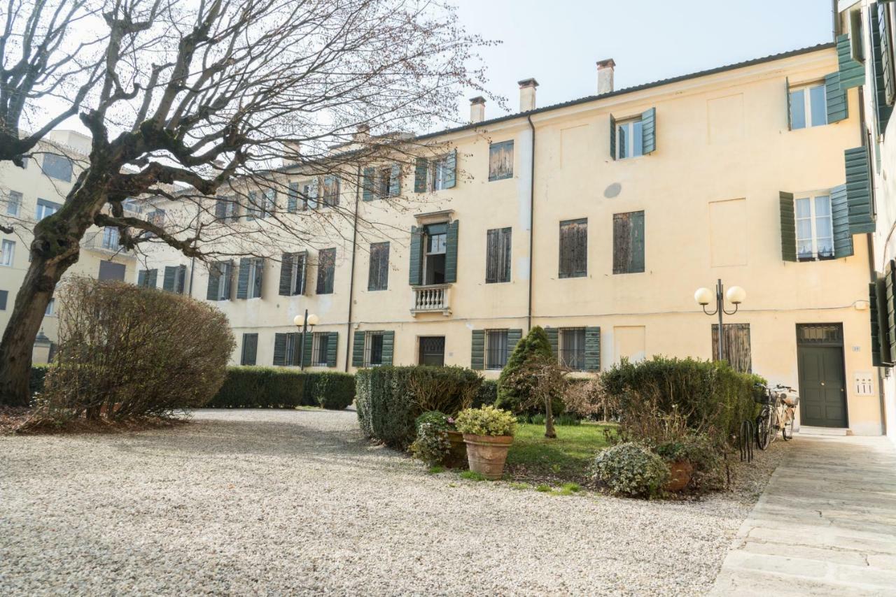 Апартаменты Catoo Dimora Di Design Park In Palazzo Nobiliare Al Duomo Падуя Экстерьер фото